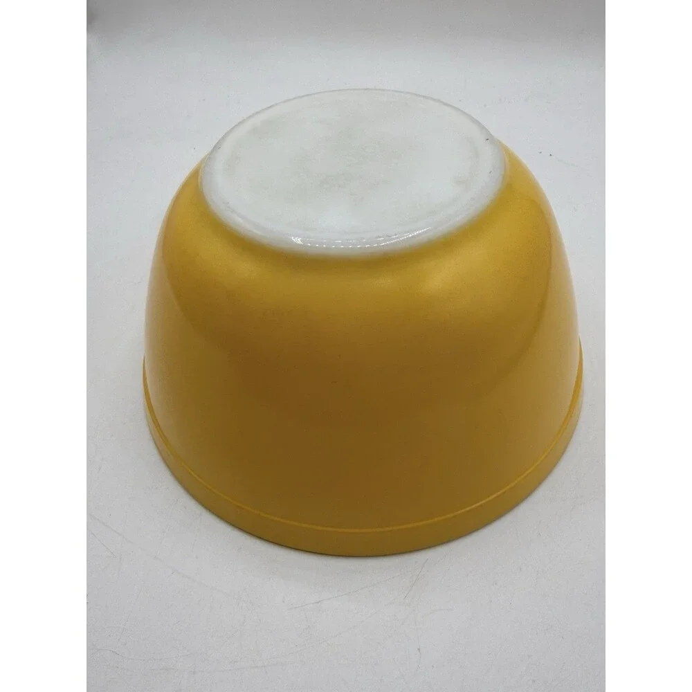 PYREX Yellow 402 1 1/2 1.5 QT Nesting Mixing Bowl Primary Color Made in USA